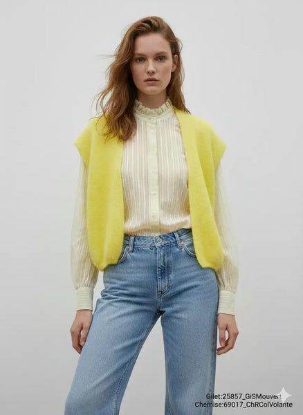 Striped Blouse with Ruffled Collar @69017_ChRColVolante: Jeans