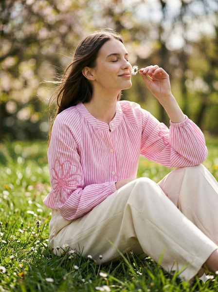 Striped shirt with embroidered sleeves @5901_ChRFleurs: Pale pink