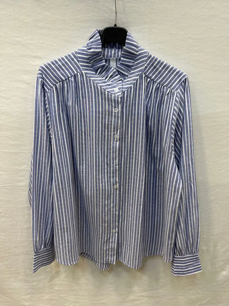 Striped Blouse with Ruffled Collar @69017_ChRColVolante: Jeans