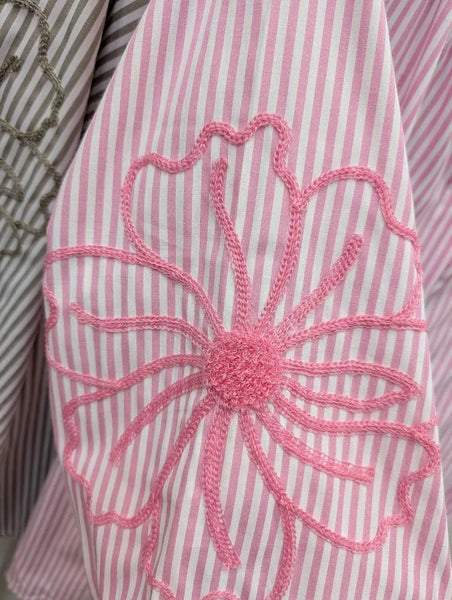 Striped shirt with embroidered sleeves @5901_ChRFleurs: Pale pink