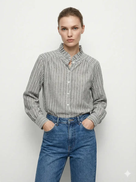 Striped Blouse with Ruffled Collar @69017_ChRColVolante: Jeans