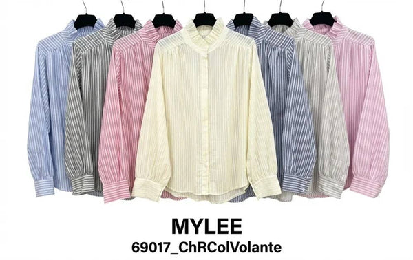 Striped Blouse with Ruffled Collar @69017_ChRColVolante: Jeans