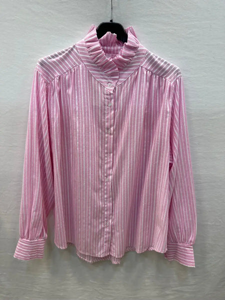 Striped Blouse with Ruffled Collar @69017_ChRColVolante: Jeans