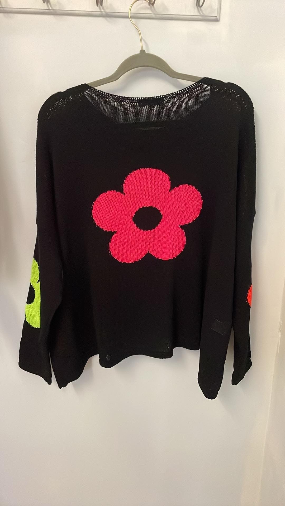 New black multi coloured flower back one size fine knit jumper